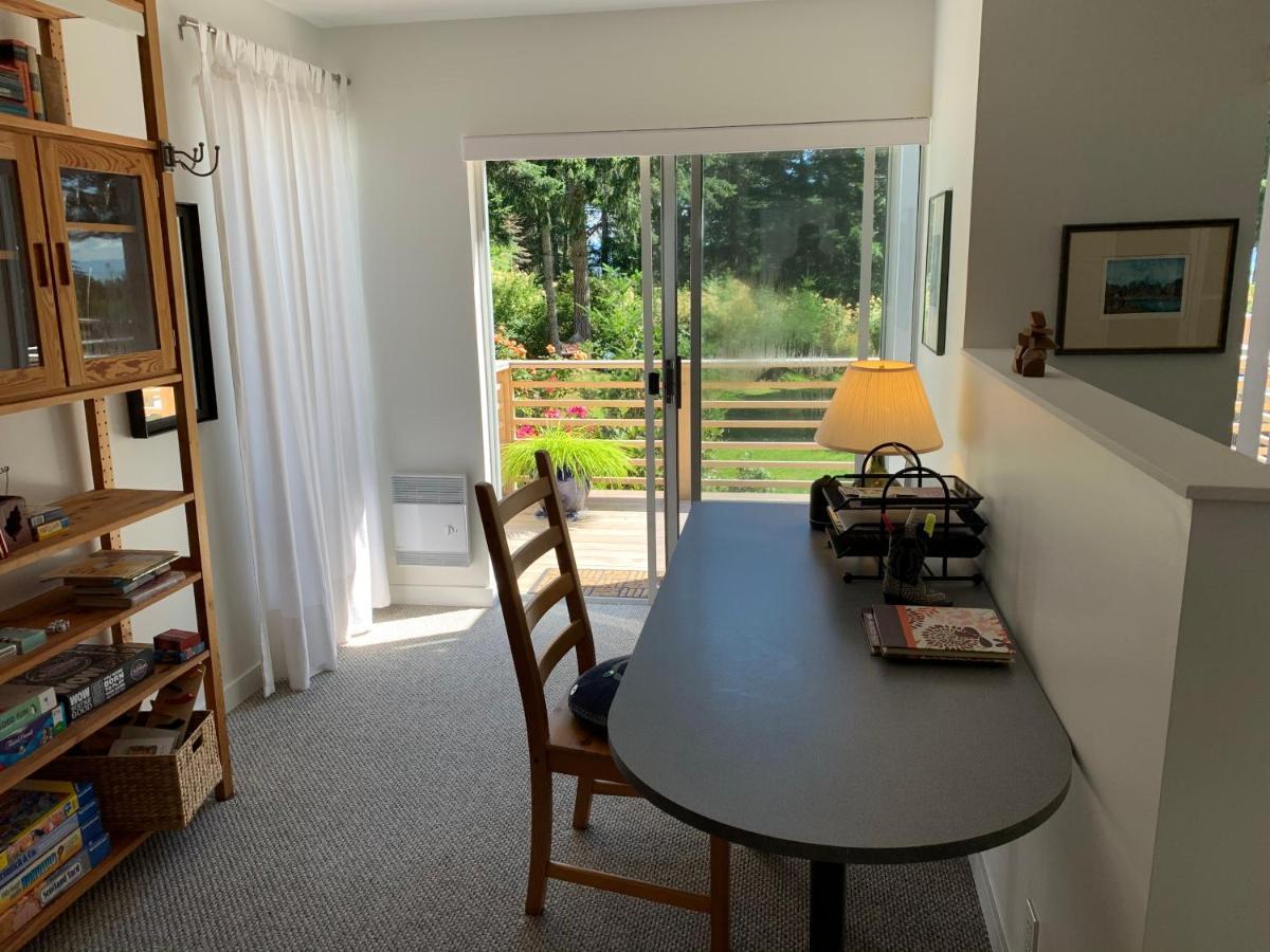 Forest By The Sea Rentals Merville ภายนอก รูปภาพ